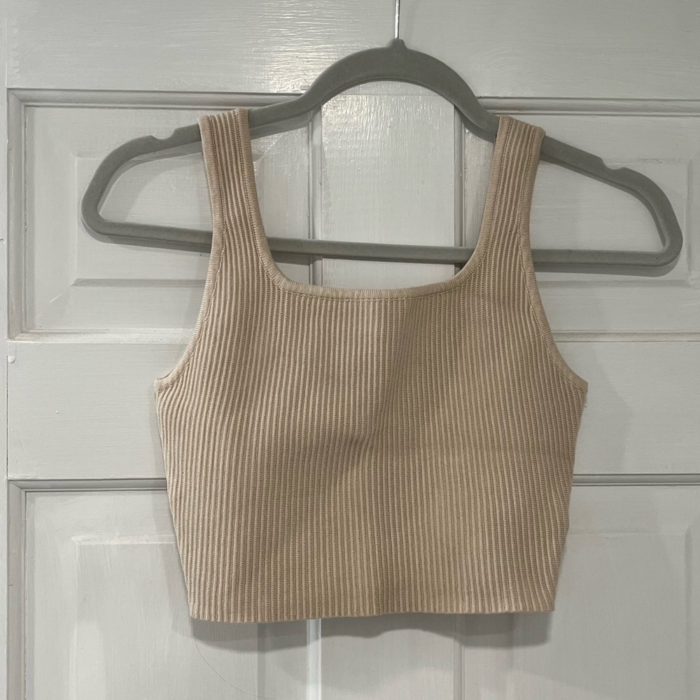 NWOT Ribbed Knit Crop Tank